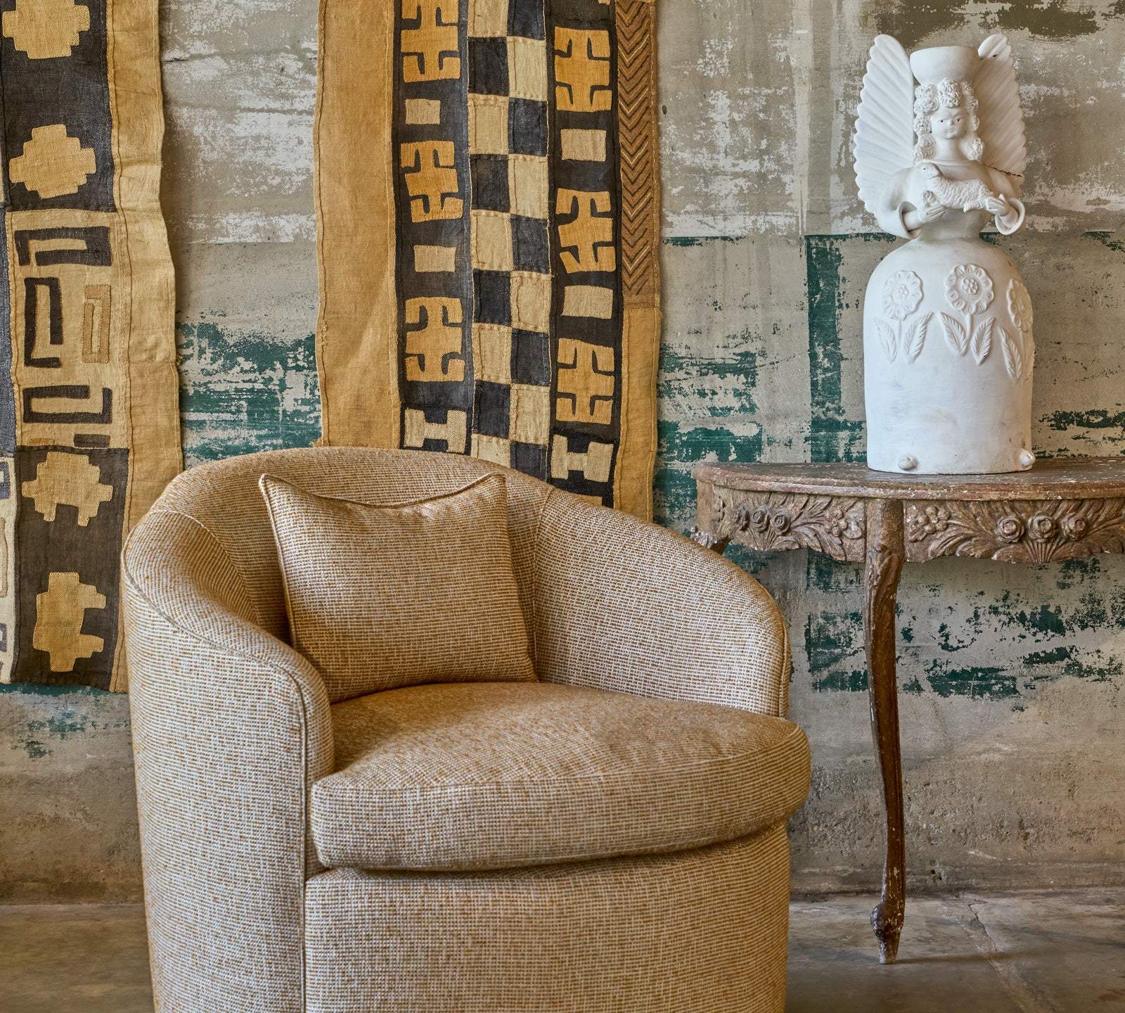 Cisco Home Grace Swivel Chair | Chairs
