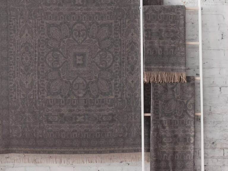 St Geneve Renata Cashmere Blend Throw image