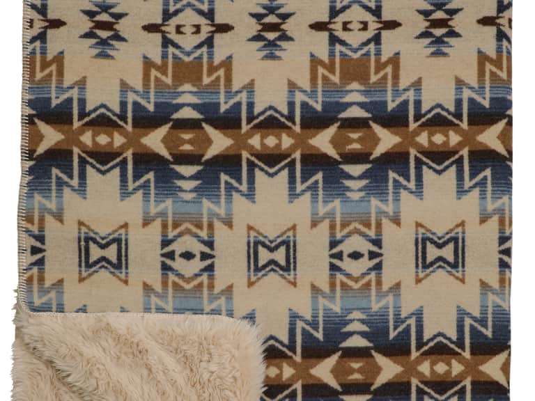 Wooded River Premier Cascada Throw