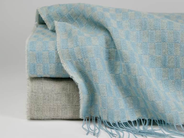 Palmilla Throw image