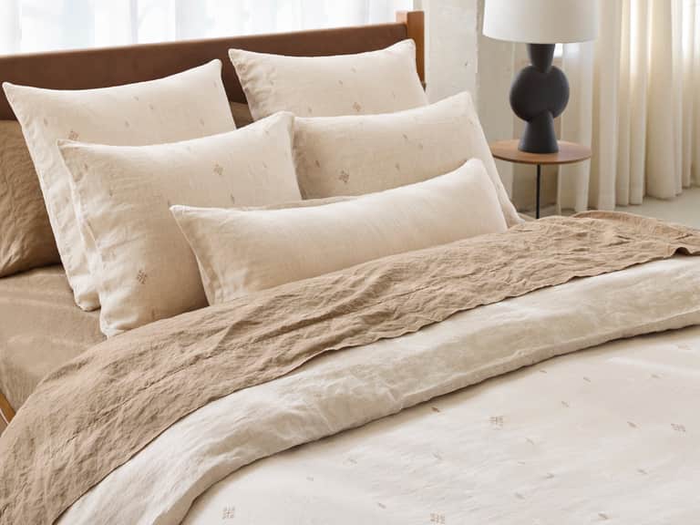 Cambria Embroidered Organic Linen Duvet Cover image