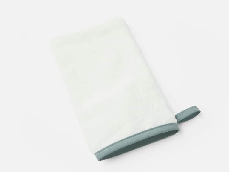 Cloud Loom&trade; Organic Baby Hooded Towel and Bath Mitt Set image