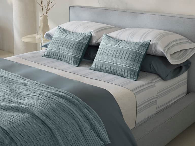 Casa Loma Organic Knit Throw image