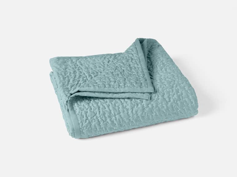 Pebbled Handstitched Organic Toddler Quilt image