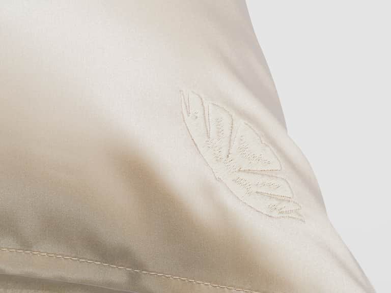 La Seta Mulberry Silk Pillowcase with Embroidery image