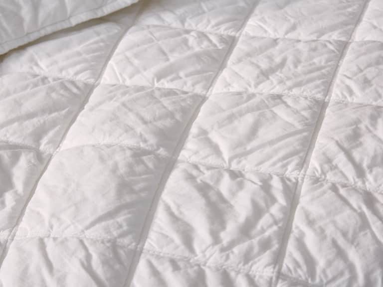 Diamond-Stitched Organic Cotton Comforter image