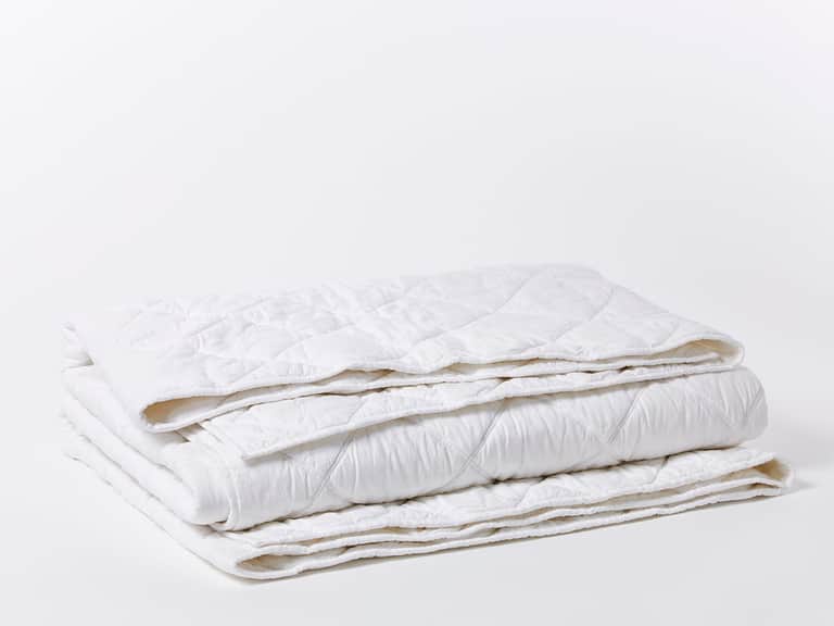 Diamond-Stitched Organic Cotton Comforter image