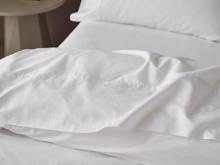 Heritage Organic Percale Jacquard Border Flat Sheet image