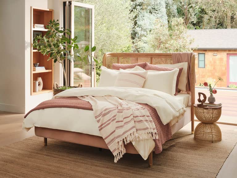 Refined Organic Percale Sheet Set image