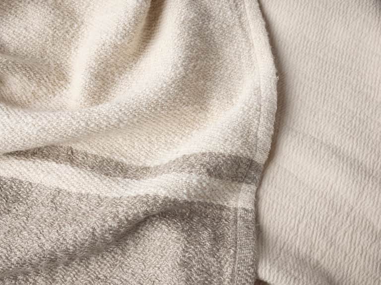 Pampas Organic Throw image