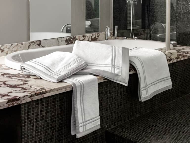 Sinfonia Elegance Bath Mat image