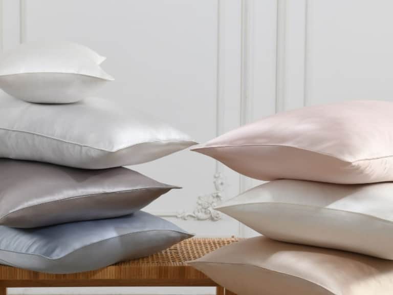 Charmeuse Mulberry Silk Pillowcase with Classic Piping image