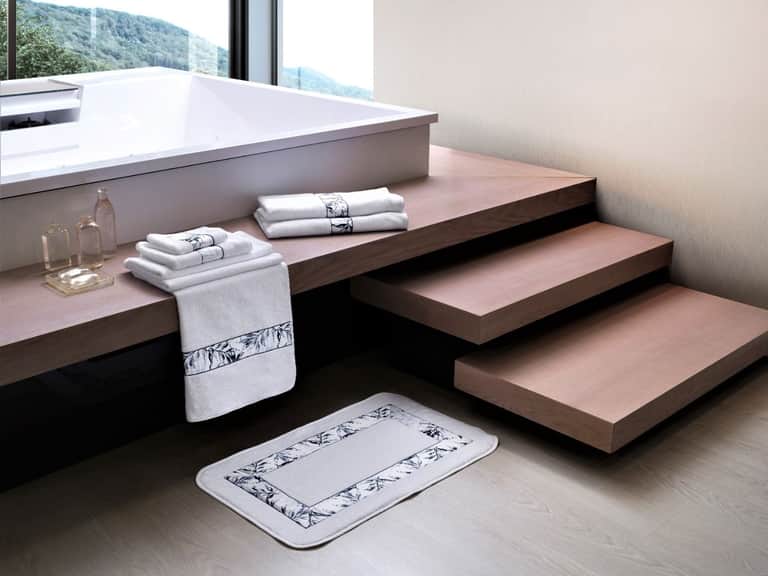 Natura Luxury Bath Math image