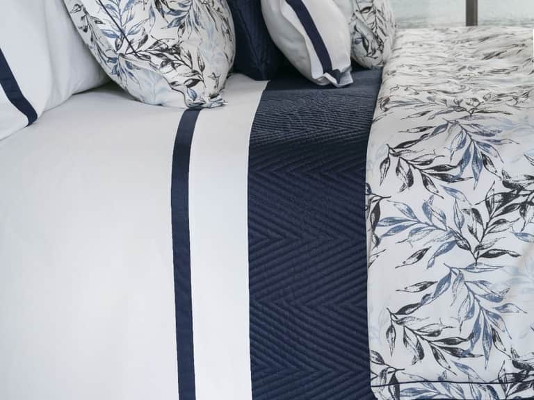Natura Fitted Sheet image