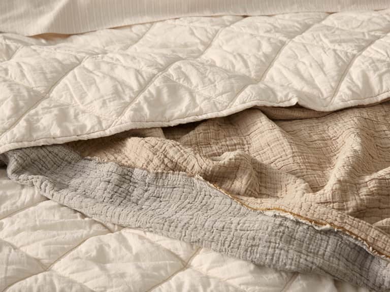 Diamond-Stitched Organic Cotton Comforter image
