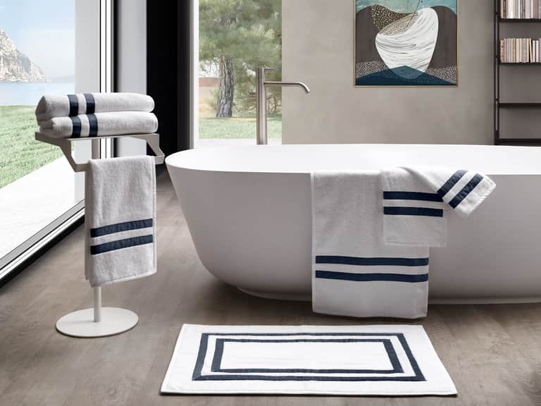 Pegaso Classic Bath Mat image