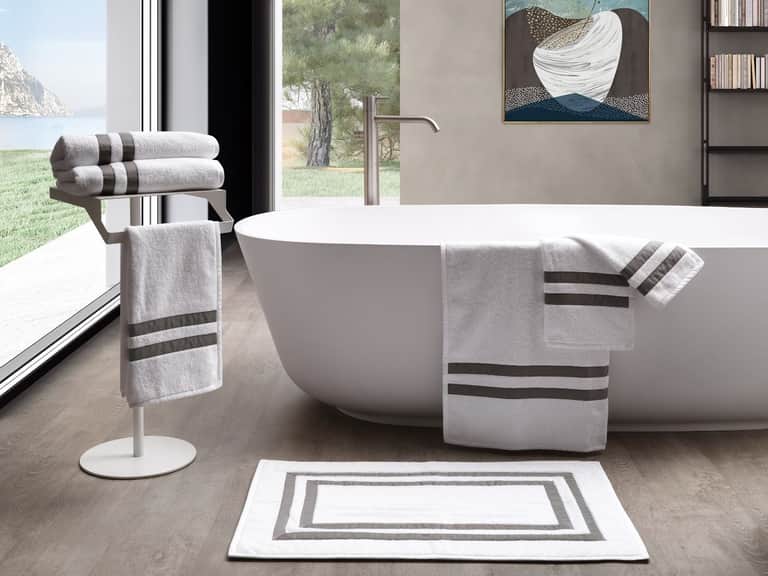 Pegaso Classic Bath Mat image