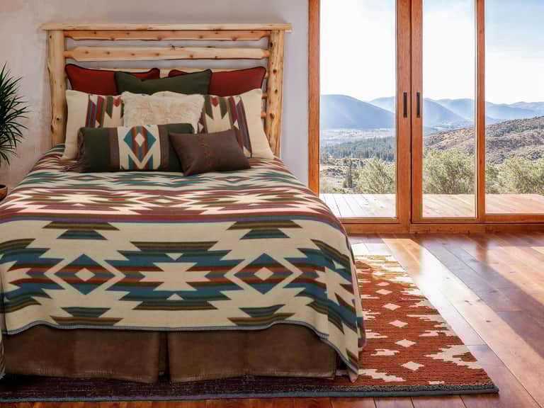 Puesta Del Sol Bedspread image