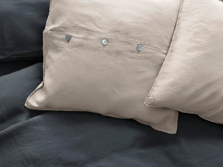 Rem Cushions Set image
