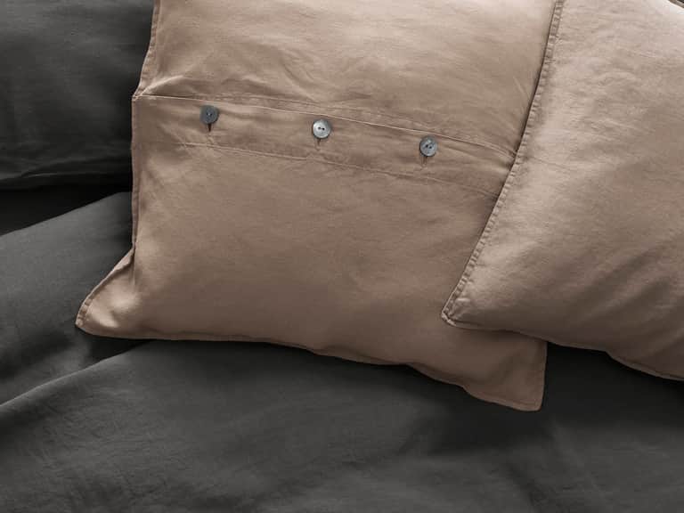 Rem Cushions Set image