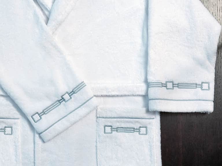 Retr&ograve; Classic Bathrobe image
