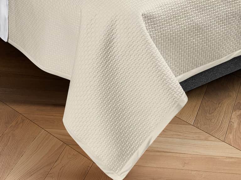 Scacco Quilted Coverlet image
