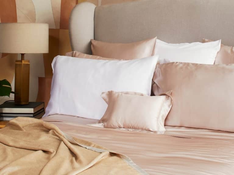 Blush Silk Fitted Sheet image