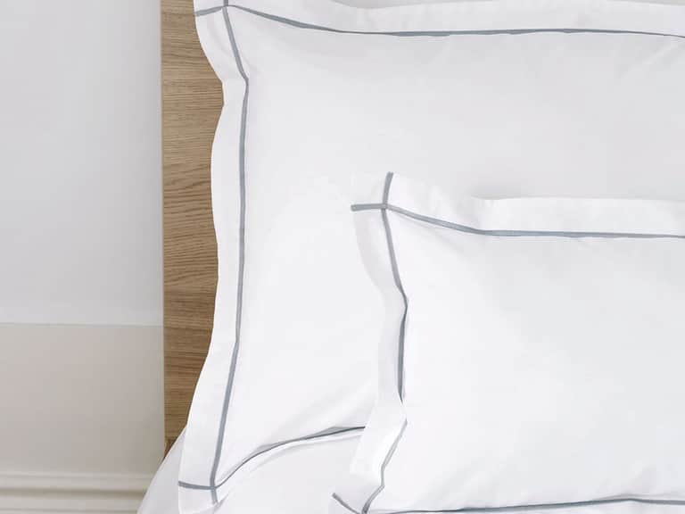 Bovi Classic Hotel Pillowcases and Shams image