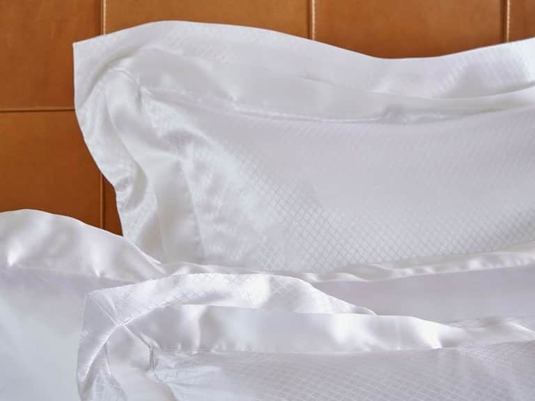 Eva White Silk Duvet Cover image