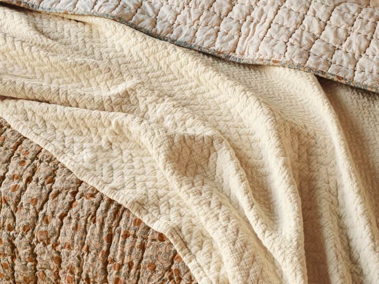 Angeles Organic Matelasse Blanket image