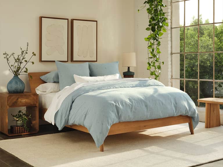 Cambria Embroidered Organic Linen Duvet Cover image