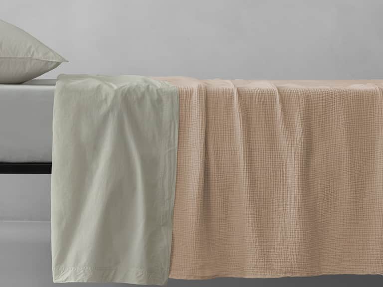Free New Bedcover image
