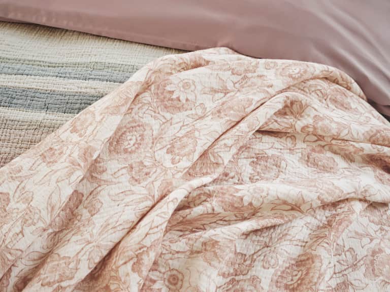 Balboa Organic Matelasse Print Throw image