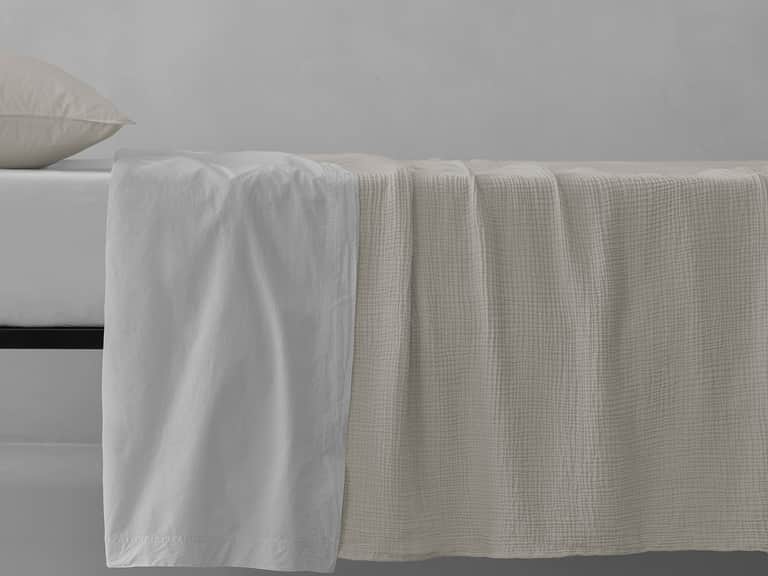 Free New Bedcover image
