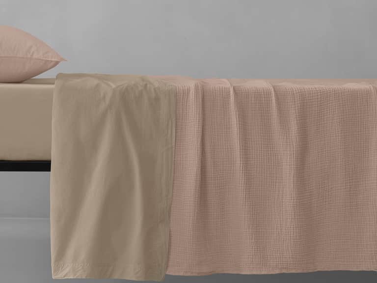 Free New Bedcover image