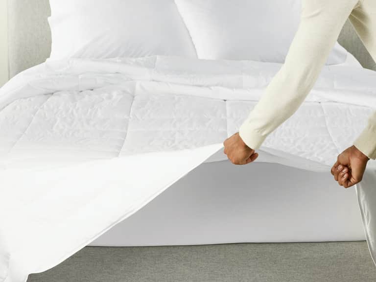 Lightweight Down Alt Duvet image