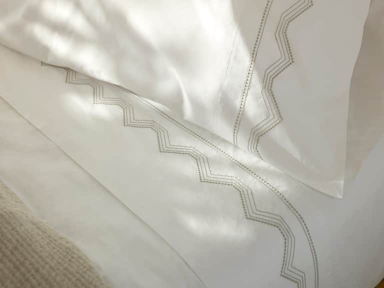 Refined Organic Percale Sheet Set image