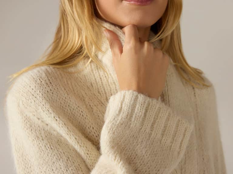Women's Andes Suri Alpaca Knit Robe image