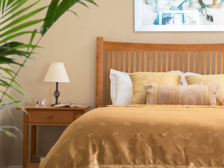 Vermont Furniture Designs Heartwood Shaker Bed - Thumbnail 4