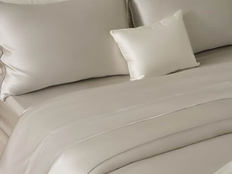 Charmeuse Silk Duvet Cover - Machine Washable image