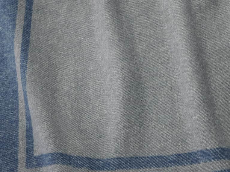 Viletta Throw image