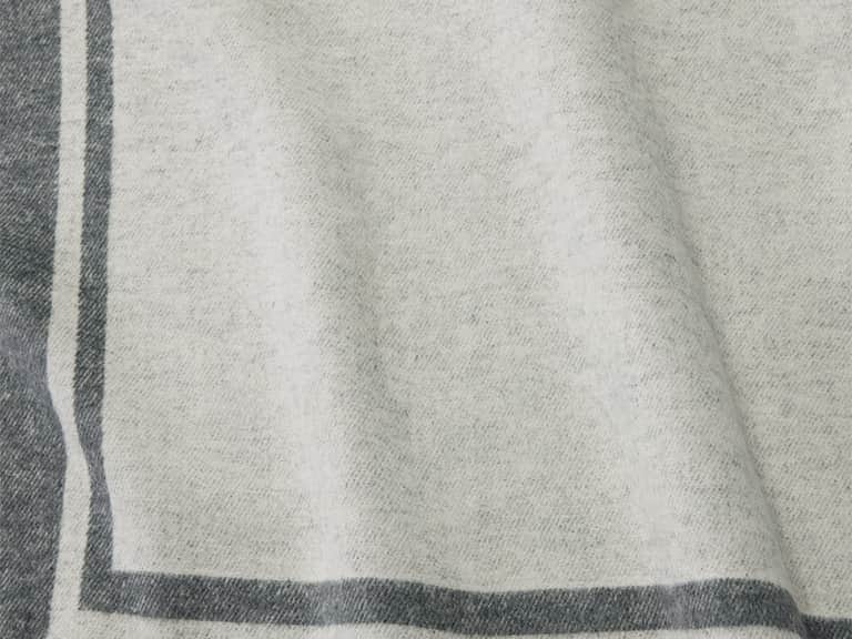Viletta Throw image