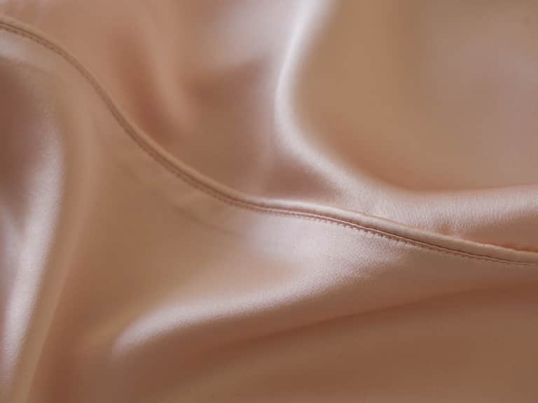 Charmeuse Silk Flat Sheet - Machine Washable image