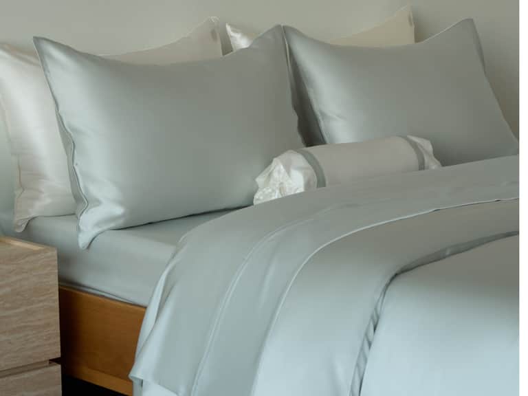 Charmeuse Silk Duvet Cover - Machine Washable image
