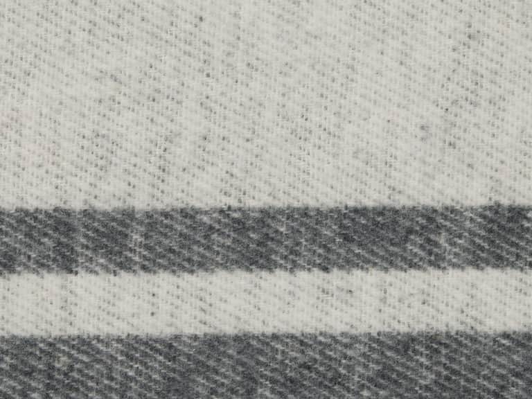 Viletta Throw image