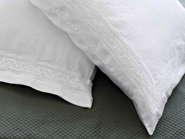 Viola Lace Pillowcases image