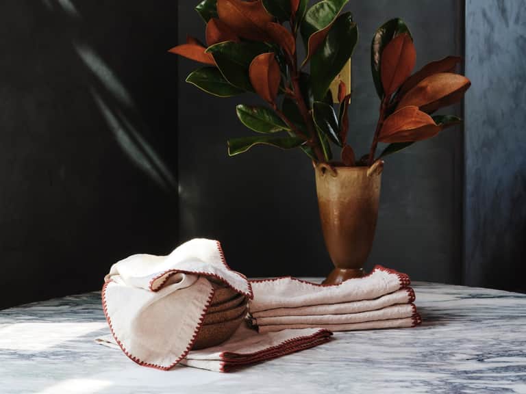 Olivos Embroidered Organic Linen Napkins image