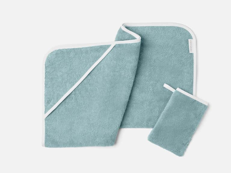 Cloud Loom&trade; Organic Baby Hooded Towel and Bath Mitt Set image