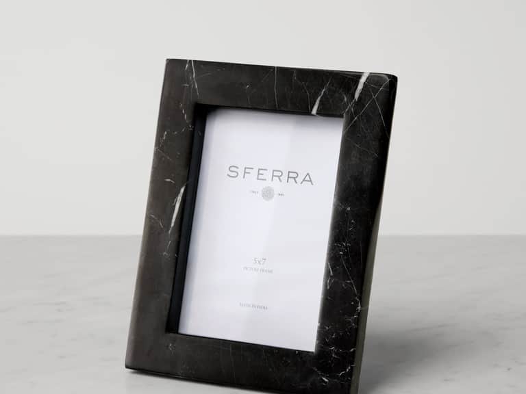Marquina Frame image