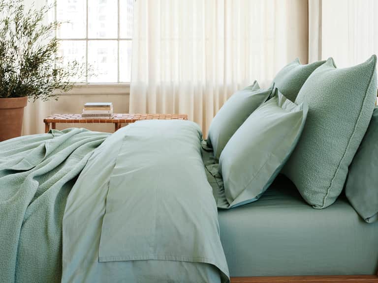 Refined Organic Percale Sheet Set image